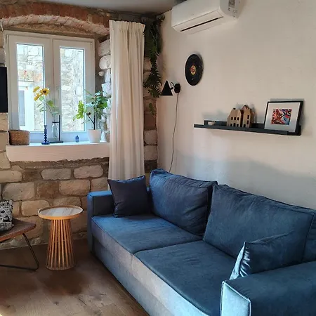 Fjaka, Old Stone House Apartamento Kaštela