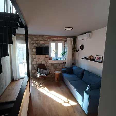 Fjaka, Old Stone House Apartamento *