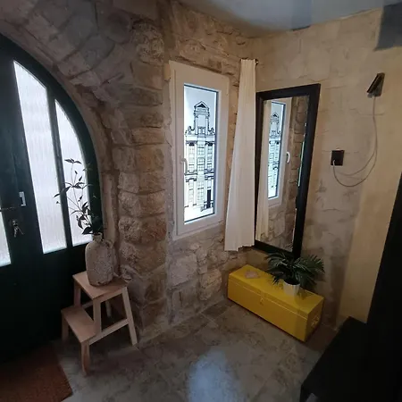 Fjaka, Old Stone House *